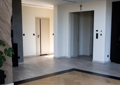 podłoga drewniana w jodełkę