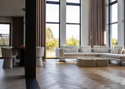 podłoga drewniana w jodełkę